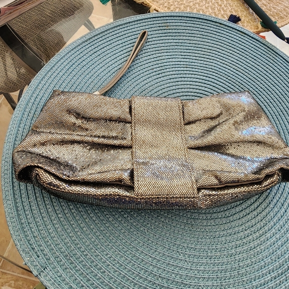 Victoria's Secret Silver Glitter Wristlet Make Up Bag good condition - Picture 2 of 8